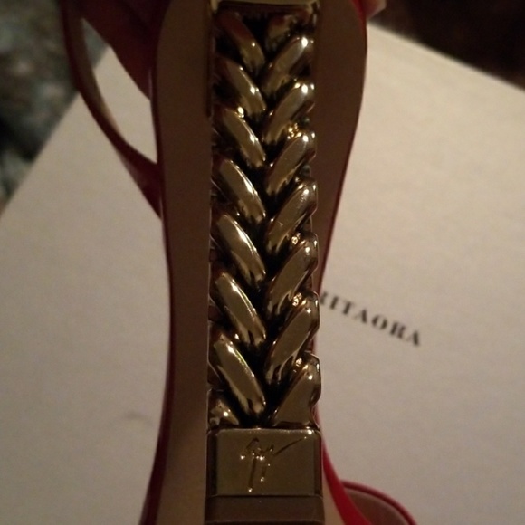 High heels - Picture 3 of 5